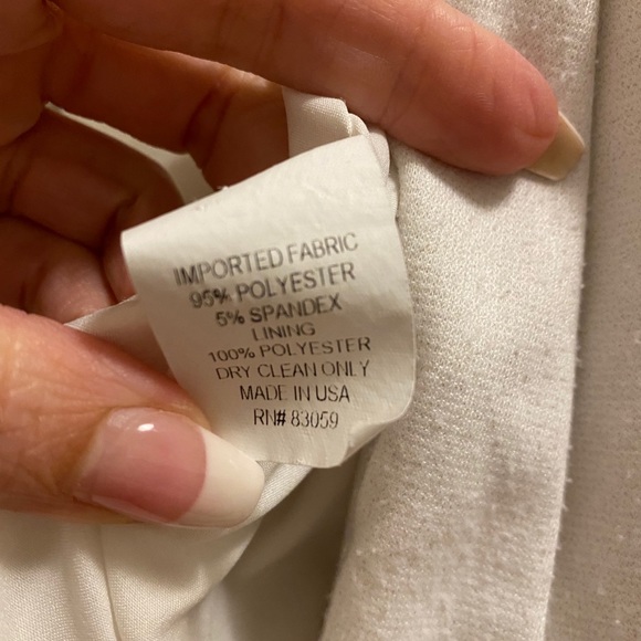 Drew jacket. Size Medium. Off white - Picture 3 of 5